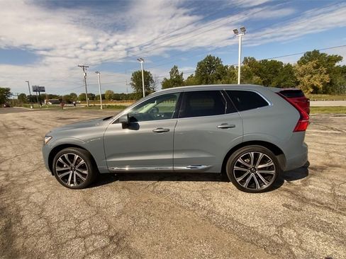 Used 2023 Volvo XC60 B5 Ultimate w/ Climate Package image 5