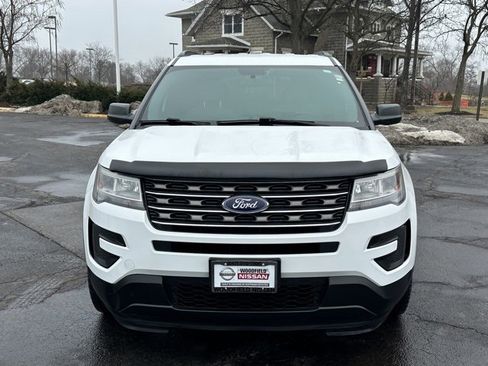 Used 2017 Ford Explorer 4WD image 2