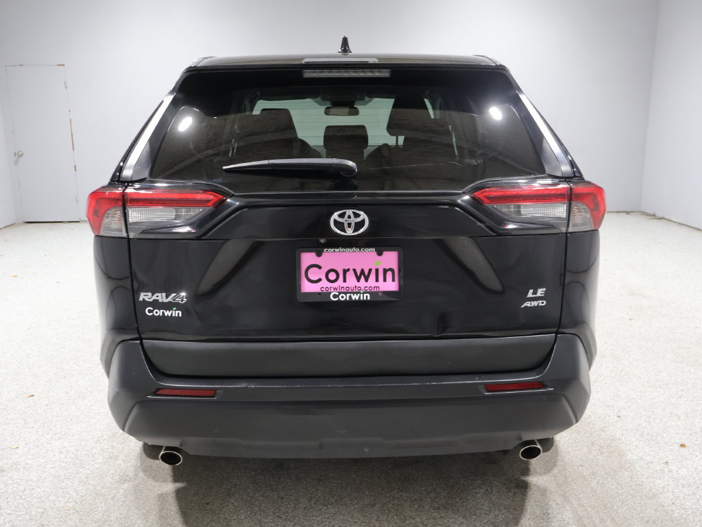 Used 2024 Toyota RAV4 LE AWD/4WD image 3