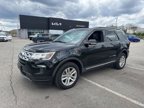 Used 2019 Ford Explorer XLT w/ Equipment Group 202A AWD/4WD image 3