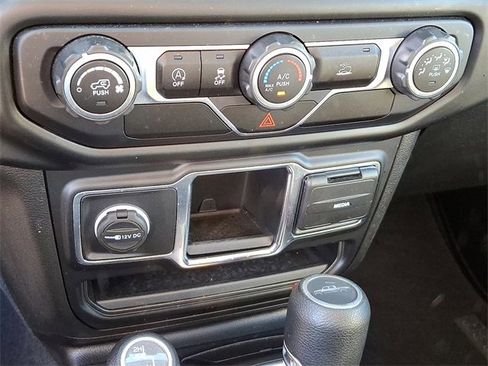 Used 2021 Jeep Gladiator Sport image 15