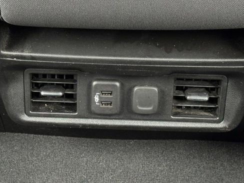 Used 2021 Chevrolet Silverado 1500 LT image 27