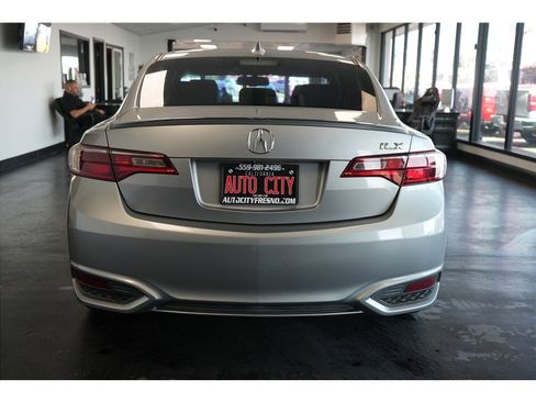 Used 2017 Acura ILX FWD image 6