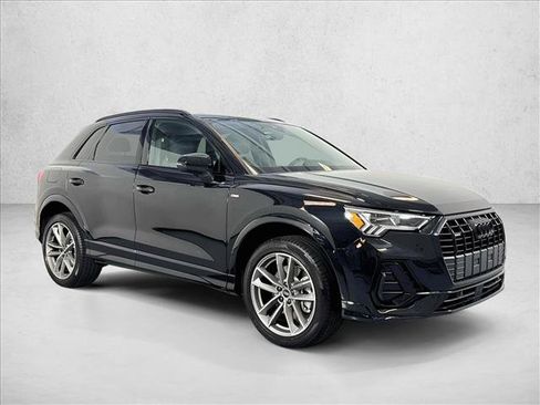 Used 2025 Audi Q3 2.0T Premium w/ Black Optic Sport Package AWD/4WD image 3