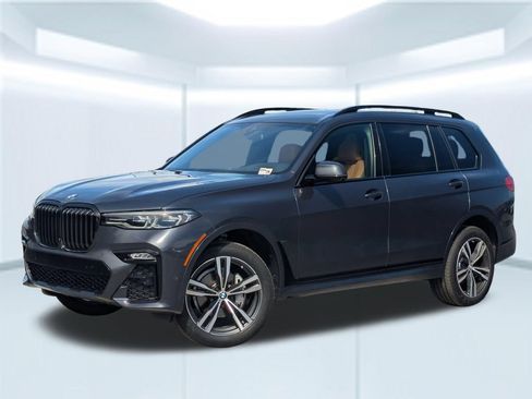 Used 2022 BMW X7 xDrive40i w/ M Sport Package AWD/4WD image 1