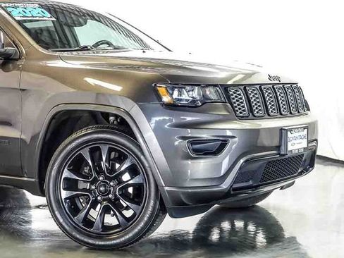 Used 2020 Jeep Grand Cherokee Altitude AWD/4WD image 3