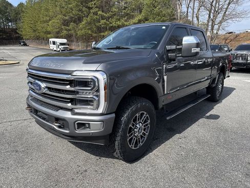 Used 2024 Ford F250 Limited image 3