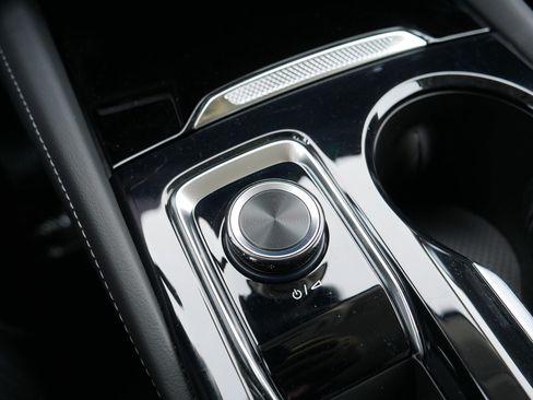 Certified 2025 Buick Envision Preferred image 32