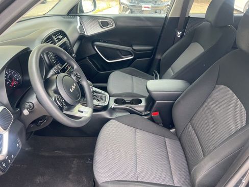 Certified 2022 Kia Soul LX w/ Technology Package FWD image 4