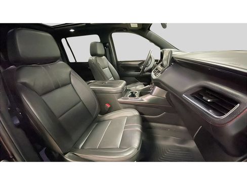 Used 2024 Chevrolet Suburban RST w/ Sport Performance Package AWD/4WD image 19