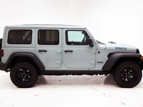 Used 2023 Jeep Wrangler Unlimited w/ Sun & Screen Package image 3