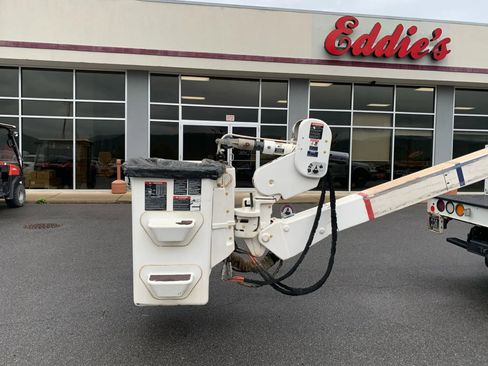 Used 2017 Ford F550 4x4 Regular Cab Super Duty image 40