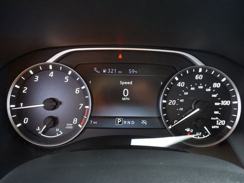 Certified 2025 Nissan Frontier SV image 19