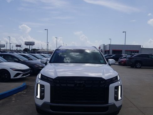 Used 2025 Hyundai Palisade SEL FWD image 2