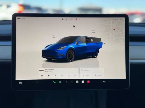 Used 2023 Tesla Model Y Long Range image 34
