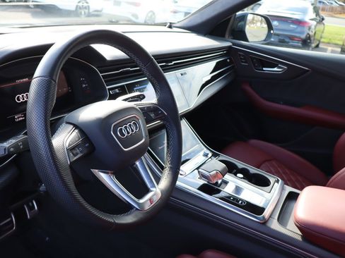 Used 2024 Audi SQ8 Prestige w/ Prestige Package image 9
