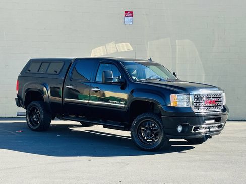 Used 2012 GMC Sierra 2500 Denali image 2