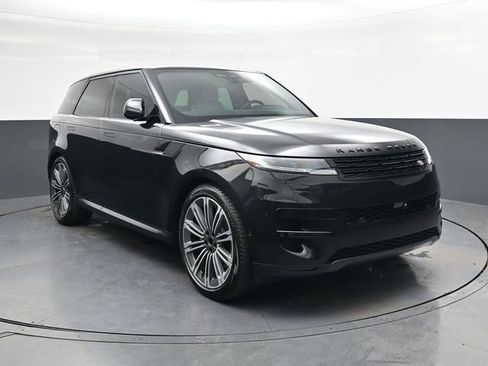 Used 2024 Land Rover Range Rover Sport SE image 2