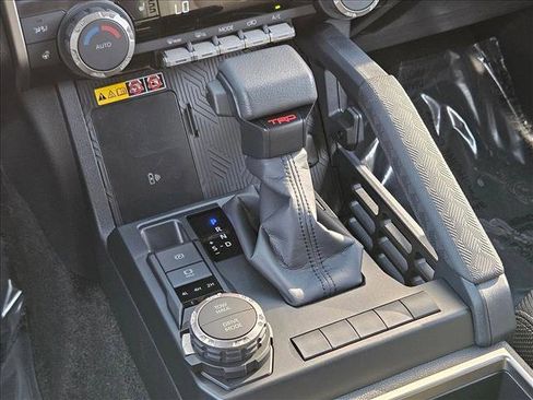 Used 2025 Toyota 4Runner TRD Sport AWD/4WD image 18