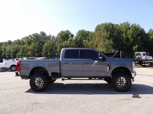 Used 2025 Ford F250 Lariat AWD/4WD image 9