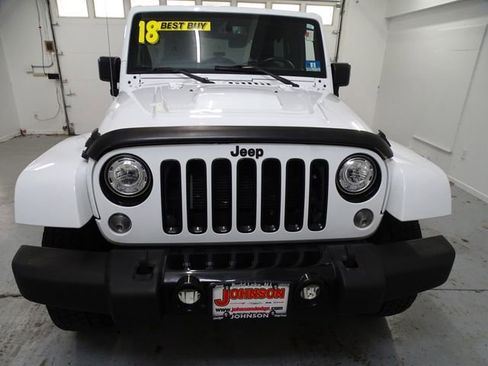 Used 2018 Jeep Wrangler Unlimited Sahara image 21