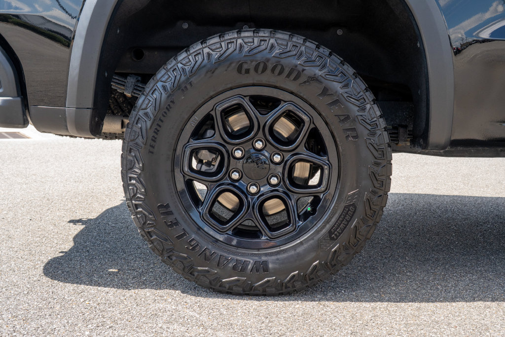 Used 2024 Chevrolet Silverado 1500 ZR2 w/ ZR2 Bison Edition AWD/4WD image 35