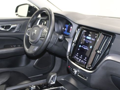 Used 2024 Volvo S60 B5 Core FWD image 28