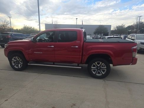 Used 2017 Toyota Tacoma Limited image 5