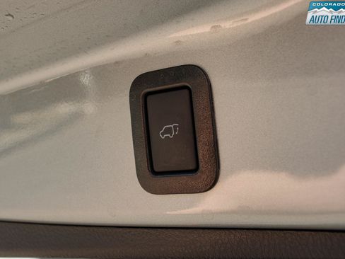 Used 2019 Toyota Highlander XLE AWD/4WD image 27