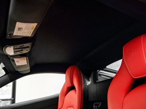 Used 2019 Ferrari 488 GTB image 32