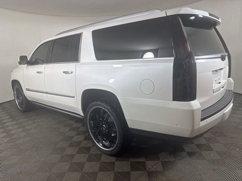 Used 2017 Cadillac Escalade ESV Premium Luxury image 6