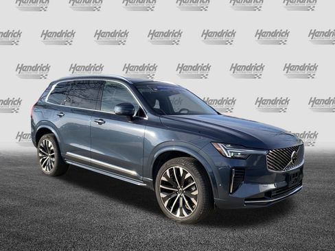 Used 2025 Volvo XC90 B6 Plus image 2