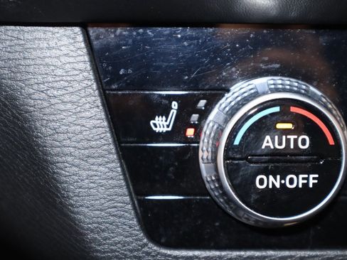 Used 2024 Mitsubishi Outlander SE image 4