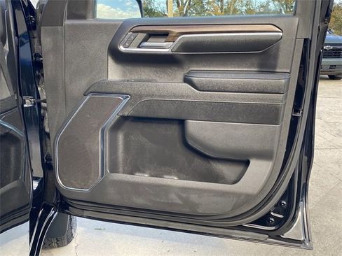 Used 2024 Chevrolet Silverado 1500 LT image 25