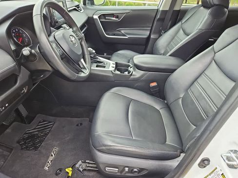Used 2021 Toyota RAV4 XLE Premium FWD image 17