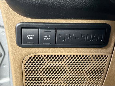 Used 2017 Jeep Wrangler Unlimited Rubicon w/ Dual Top Group image 10