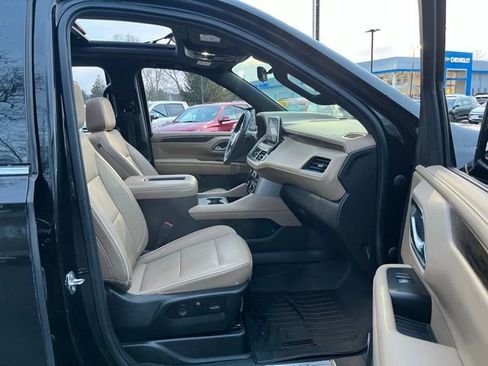 Used 2021 Chevrolet Tahoe Premier w/ Premium Package image 25