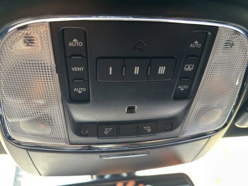 Used 2023 Chrysler 300 S w/ Comfort Group image 22