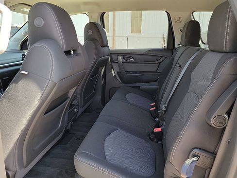 Used 2017 Chevrolet Traverse LT w/ Style and Technology Package FWD image 16