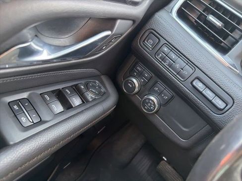 Used 2021 GMC Yukon Denali w/ Denali Premium Package image 26