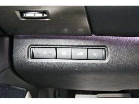 Used 2024 Nissan Pathfinder Platinum FWD image 17