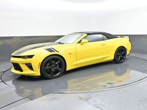 Used 2018 Chevrolet Camaro SS RWD image 2