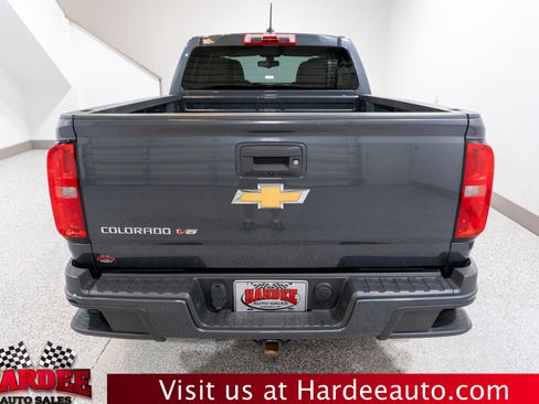 Used 2017 Chevrolet Colorado W/T w/ Custom Special Edition AWD/4WD image 4