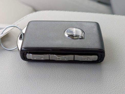 New 2026 Volvo XC60 B5 Ultra w/ Protection Package Premier image 32