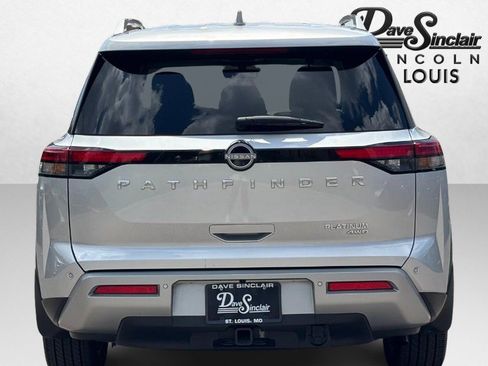 Used 2025 Nissan Pathfinder Platinum w/ Cargo Package AWD/4WD image 4