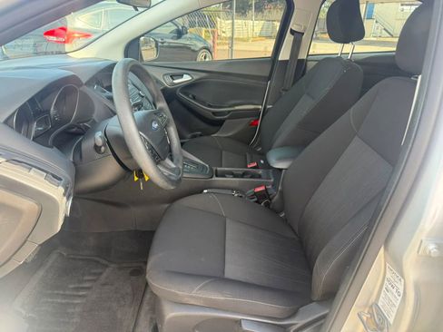 Used 2016 Ford Focus SE image 9