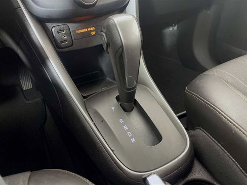 Used 2019 Chevrolet Trax LT w/ LT Convenience Package image 14