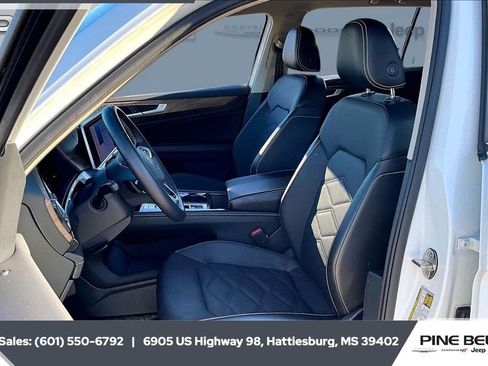 Used 2024 Volkswagen Atlas SE image 18