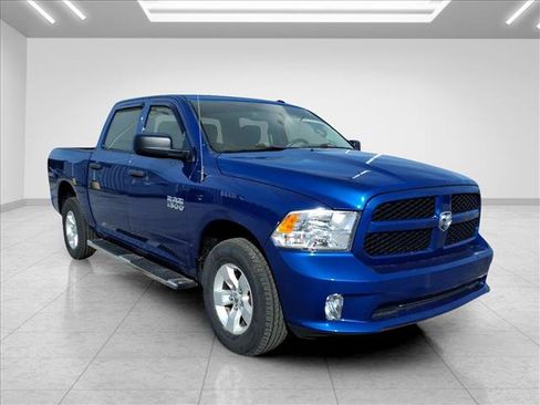Used 2018 RAM 1500 Express AWD/4WD image 3