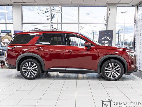 Used 2022 Nissan Pathfinder Platinum w/ Cargo Package image 9